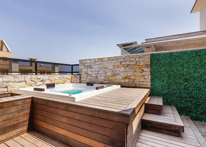 Sobrado Com Jacuzzi Apenas 10Min Do Mar Osh